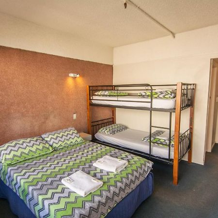 Yha Queenstown Central Екстер'єр фото